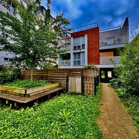 Petit Jardin De Paris *